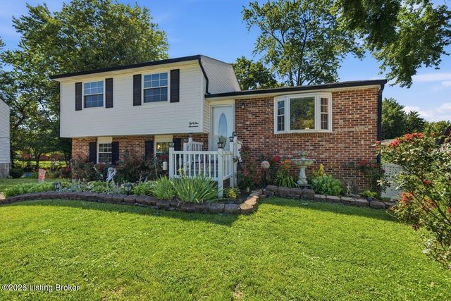 8417 Calm Ln, Louisville, KY 40219