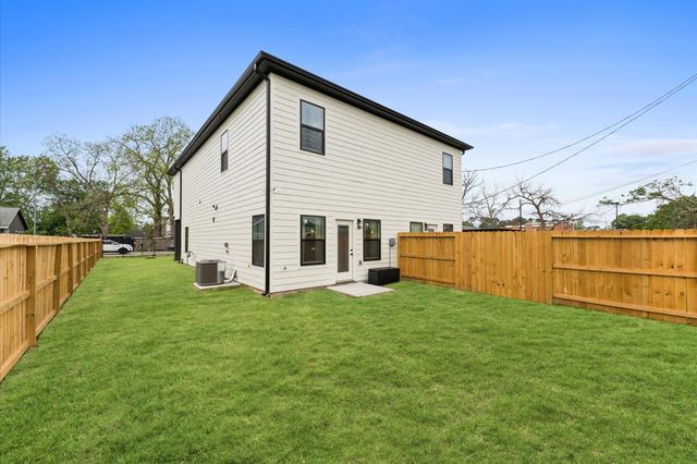 6904 Covington Drive A, Houston, TX 77091