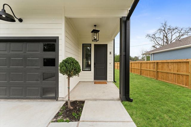 6904 Covington Drive A, Houston, TX 77091