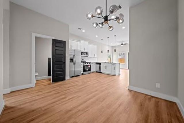 6904 Covington Drive A, Houston, TX 77091