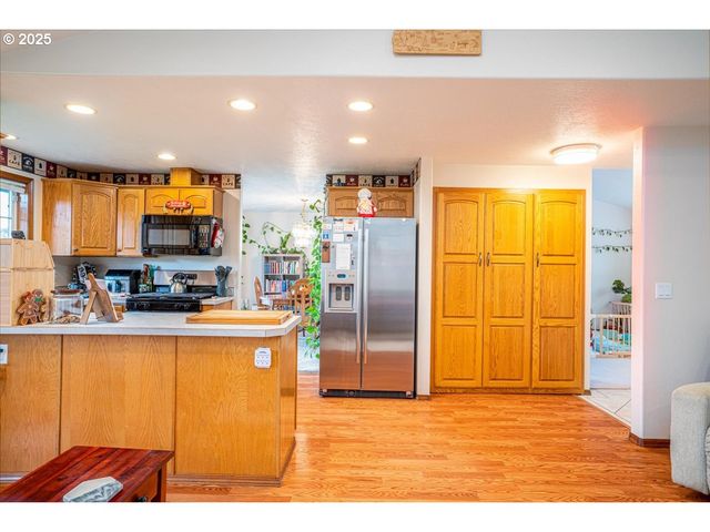 3248 18TH Ave, Albany, OR 97322