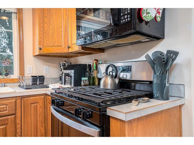 3248 18TH Ave, Albany, OR 97322