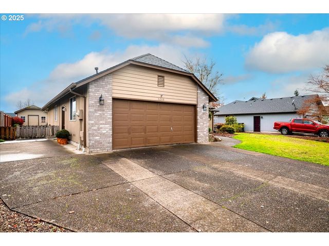 3248 18TH Ave, Albany, OR 97322