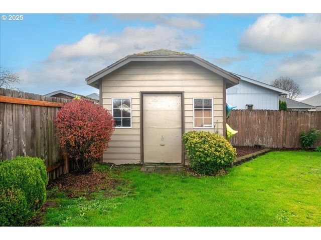 3248 18TH Ave, Albany, OR 97322