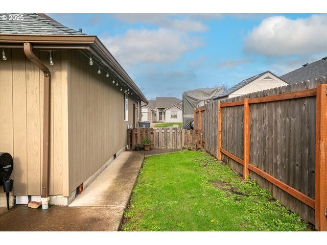 3248 18TH Ave, Albany, OR 97322