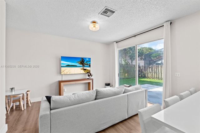 2832 Cayenne Ave, Cooper City, FL 33026