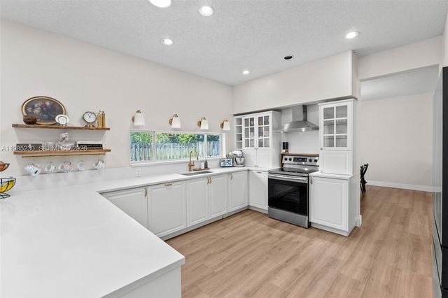 2832 Cayenne Ave, Cooper City, FL 33026