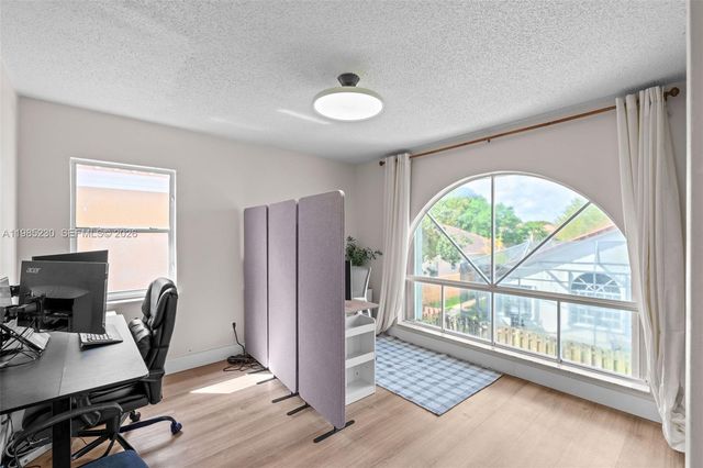 2832 Cayenne Ave, Cooper City, FL 33026