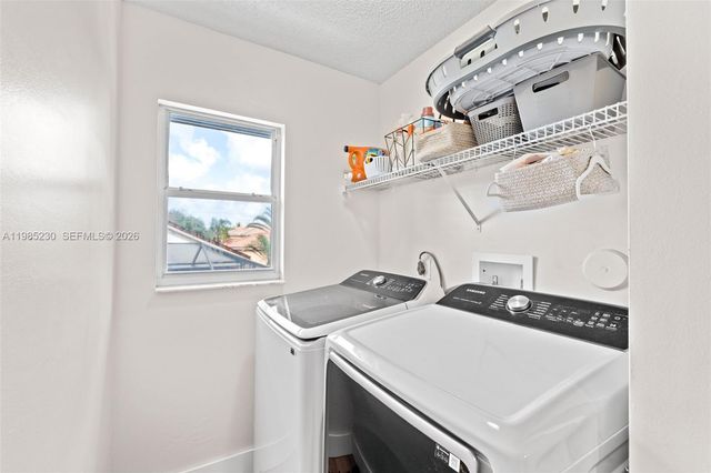 2832 Cayenne Ave, Cooper City, FL 33026