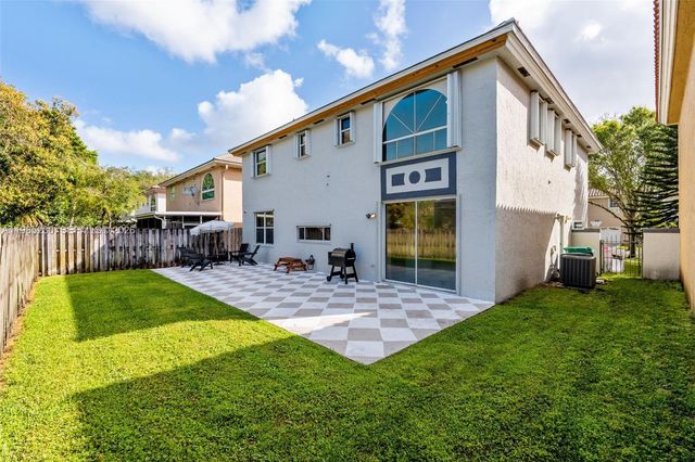 2832 Cayenne Ave, Cooper City, FL 33026