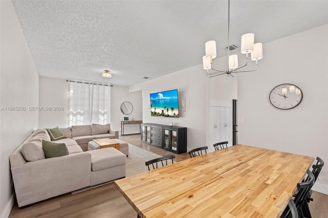 2832 Cayenne Ave, Cooper City, FL 33026