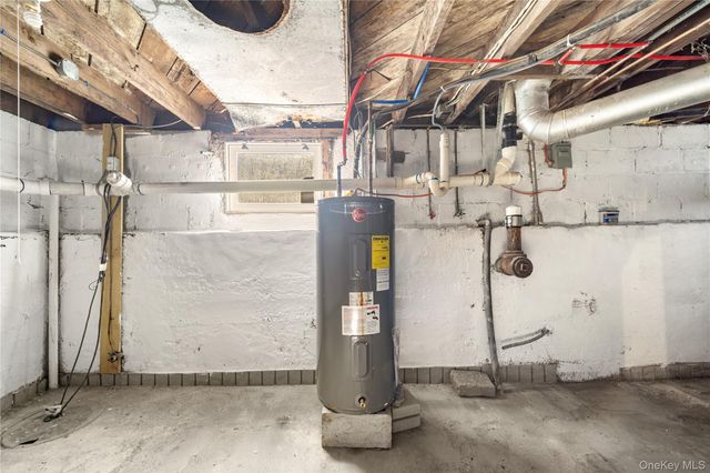 96 Creek Road, Poughkeepsie, NY 12601