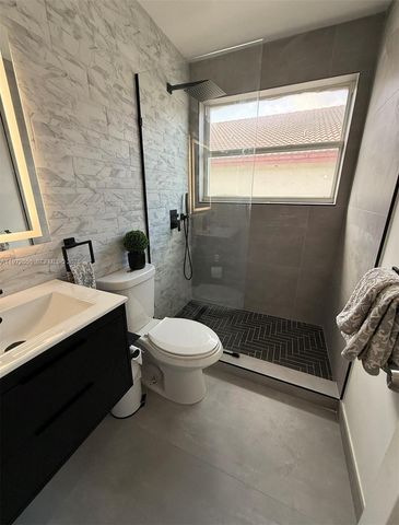 1607 SW 157th Ave, Pembroke Pines, FL 33027