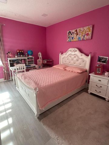 1607 SW 157th Ave, Pembroke Pines, FL 33027