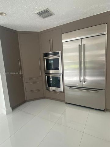 1607 SW 157th Ave, Pembroke Pines, FL 33027