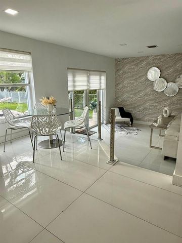 1607 SW 157th Ave, Pembroke Pines, FL 33027