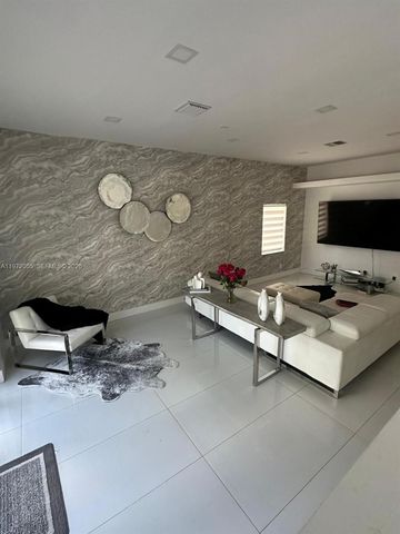 1607 SW 157th Ave, Pembroke Pines, FL 33027