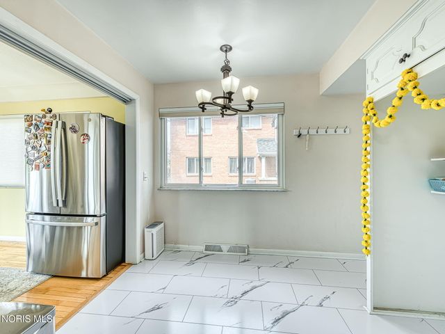 2130 Richards Road, Apt 1, Ottawa Hills, OH 43606