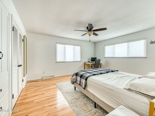 2130 Richards Road, Apt 1, Ottawa Hills, OH 43606