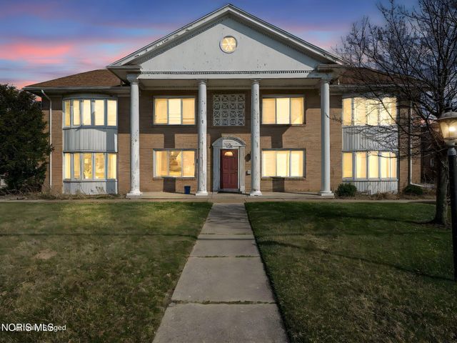 2130 Richards Road, Apt 1, Ottawa Hills, OH 43606