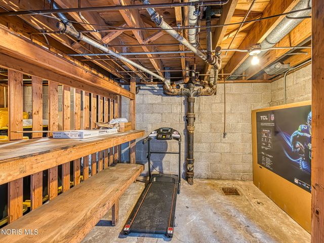 2130 Richards Road, Apt 1, Ottawa Hills, OH 43606