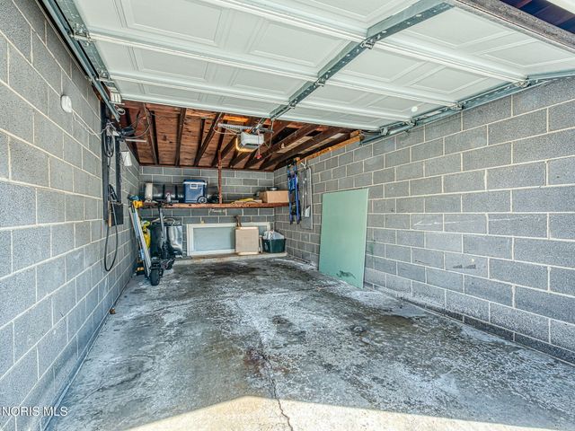 2130 Richards Road, Apt 1, Ottawa Hills, OH 43606