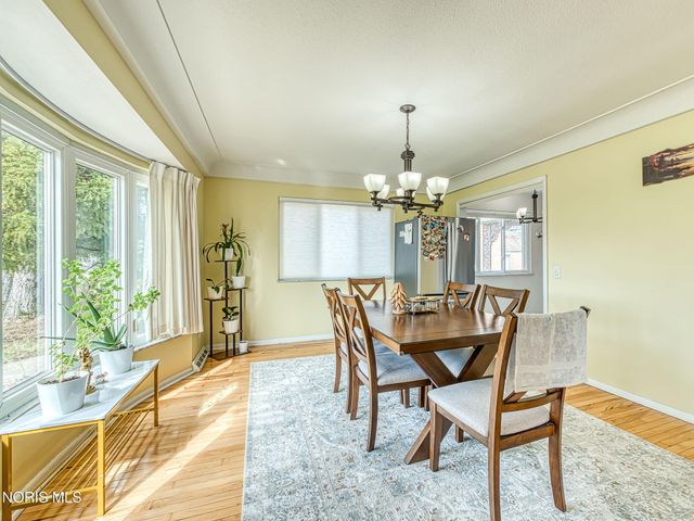 2130 Richards Road, Apt 1, Ottawa Hills, OH 43606