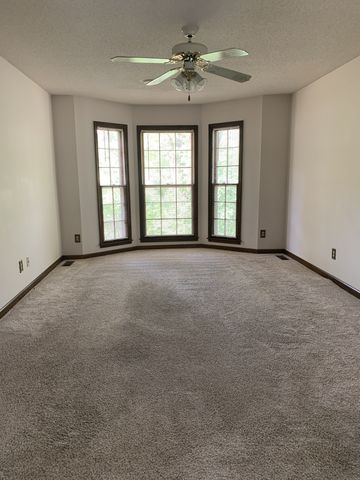 136 S Richview Rd, Clarksville, TN 37043