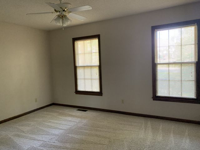 136 S Richview Rd, Clarksville, TN 37043