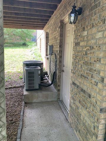 136 S Richview Rd, Clarksville, TN 37043