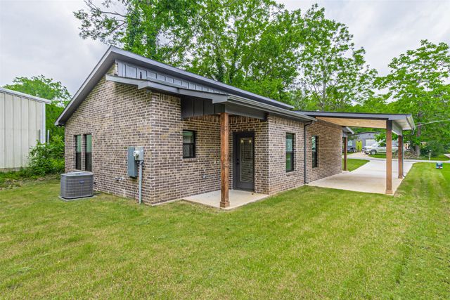 714 E Crawford Street, Denison, TX 75021