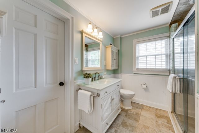 12 Duchamp Pl, Chatham Boro, NJ 07928
