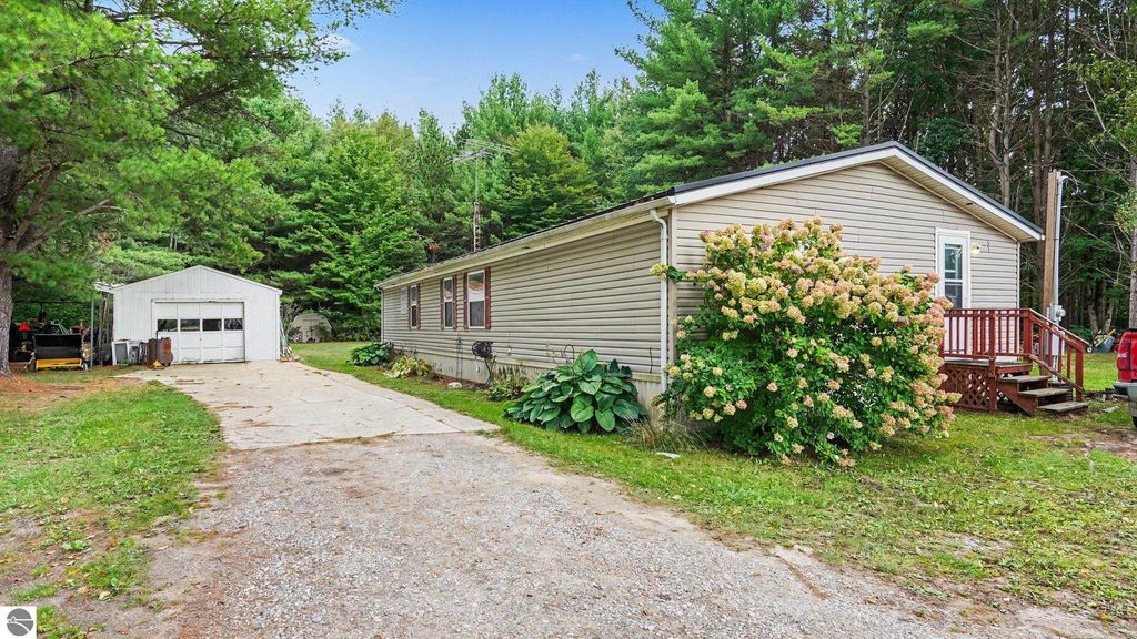 Image 14 of property listing at 936 N Coleman Road, Shepherd, MI 48883