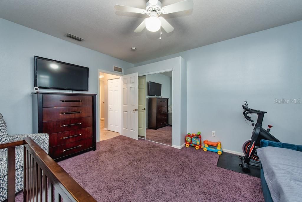 Image 23 of property listing at 720 SANDY HILLS AVENUE, Tarpon Springs, FL 34689