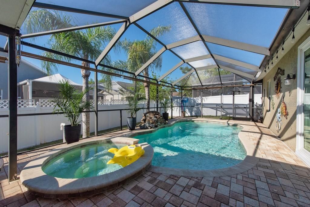 Image 27 of property listing at 720 SANDY HILLS AVENUE, Tarpon Springs, FL 34689