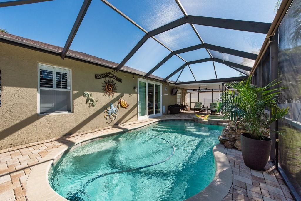 Image 30 of property listing at 720 SANDY HILLS AVENUE, Tarpon Springs, FL 34689