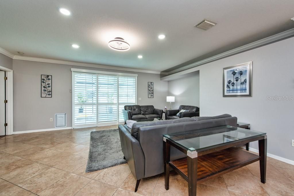 Image 6 of property listing at 720 SANDY HILLS AVENUE, Tarpon Springs, FL 34689