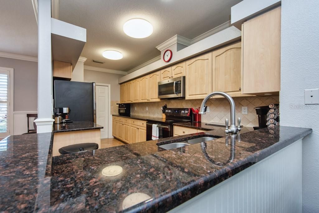 Image 10 of property listing at 720 SANDY HILLS AVENUE, Tarpon Springs, FL 34689