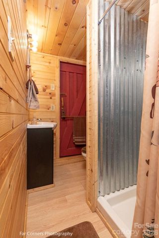 2670 Dicks Creek Road, Whittier, NC 28789