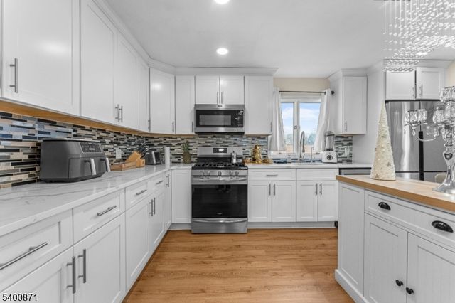 7 Lake St, Fair Lawn Boro, NJ 07410