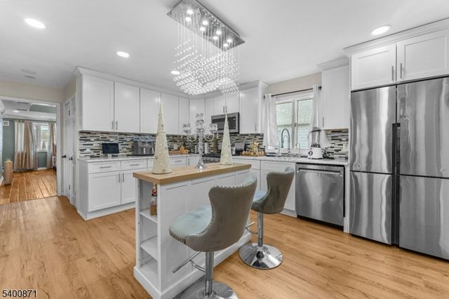 7 Lake St, Fair Lawn Boro, NJ 07410