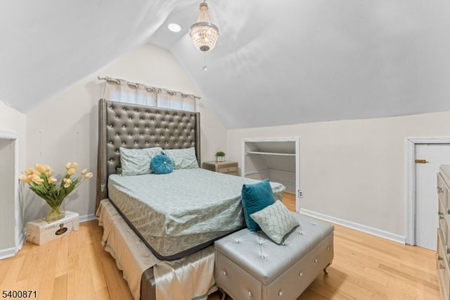 7 Lake St, Fair Lawn Boro, NJ 07410