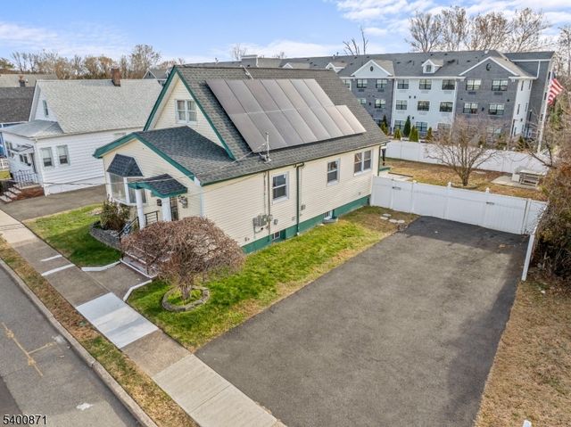 7 Lake St, Fair Lawn Boro, NJ 07410