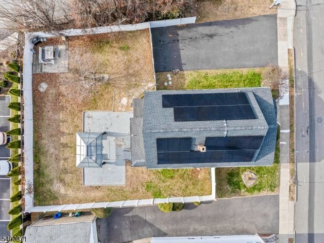 7 Lake St, Fair Lawn Boro, NJ 07410