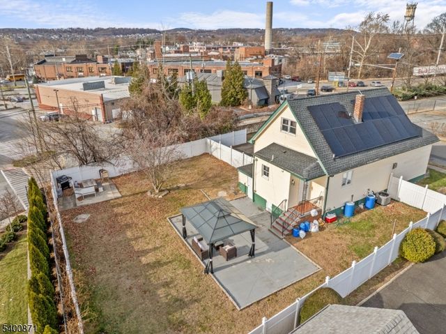 7 Lake St, Fair Lawn Boro, NJ 07410