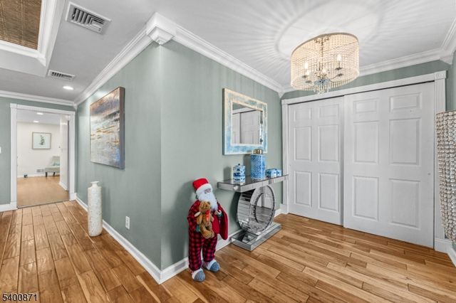 7 Lake St, Fair Lawn Boro, NJ 07410