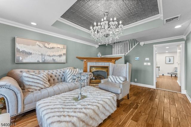 7 Lake St, Fair Lawn Boro, NJ 07410