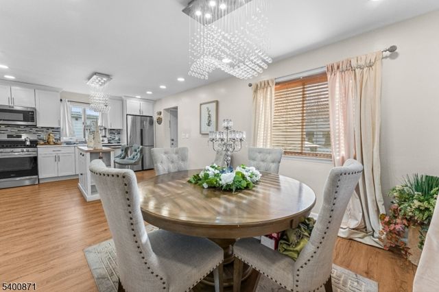 7 Lake St, Fair Lawn Boro, NJ 07410