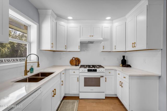 12330 Oaklawn Road, Biloxi, MS 39532