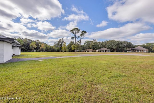 12330 Oaklawn Road, Biloxi, MS 39532